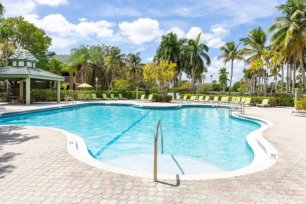 FABULOUS 1 BED/ 1 BATH APARTMENT IN WESTON, FL.